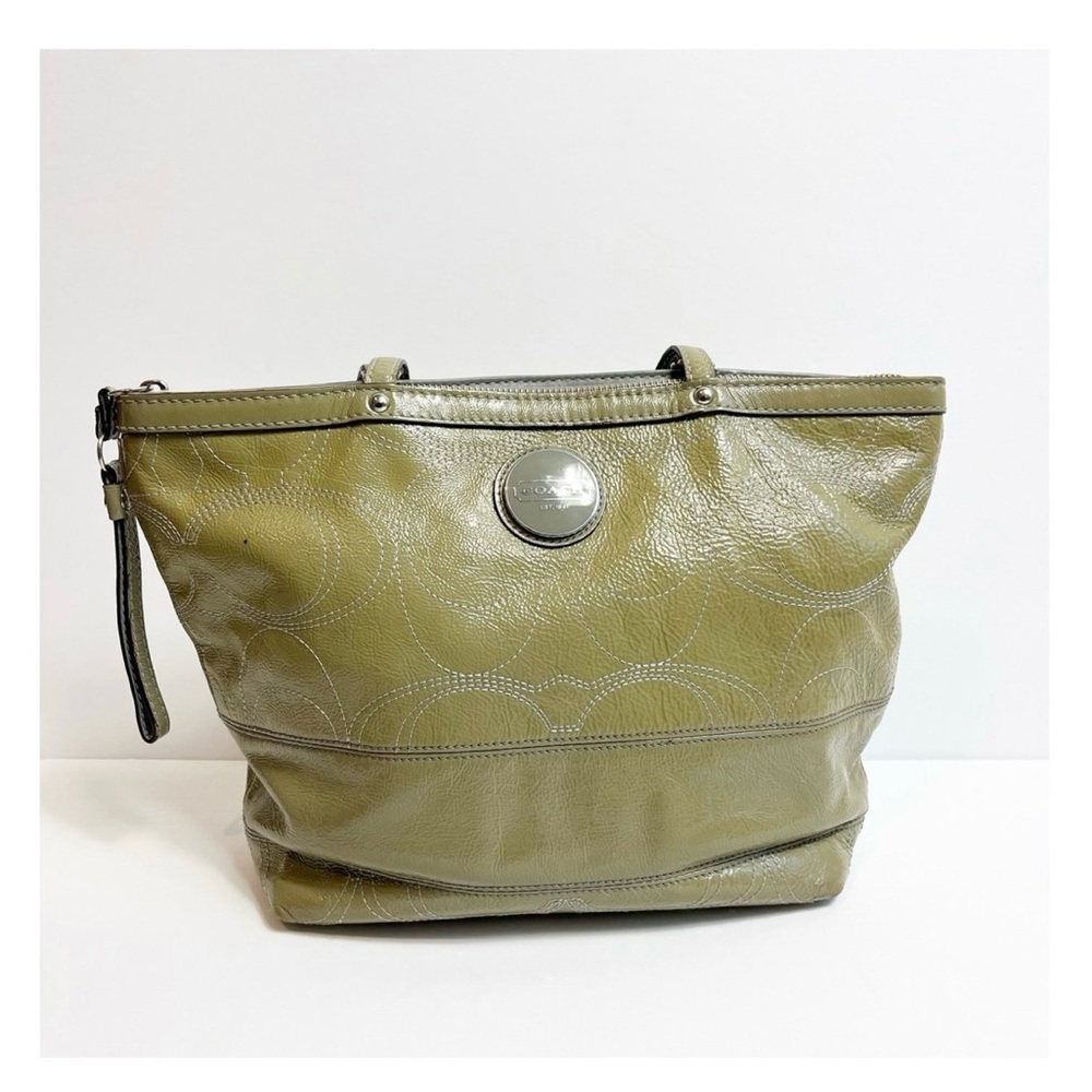 Coach Green Shoulder Bag with Leather Finish